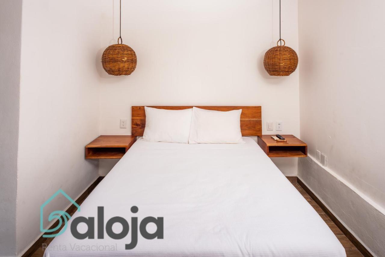 קנקון Vica Guest House Con Piscina En La Entrada De La Zona Hotelera מראה חיצוני תמונה