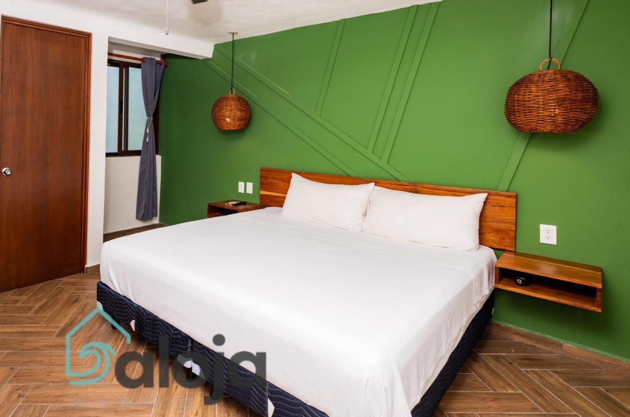 קנקון Vica Guest House Con Piscina En La Entrada De La Zona Hotelera מראה חיצוני תמונה