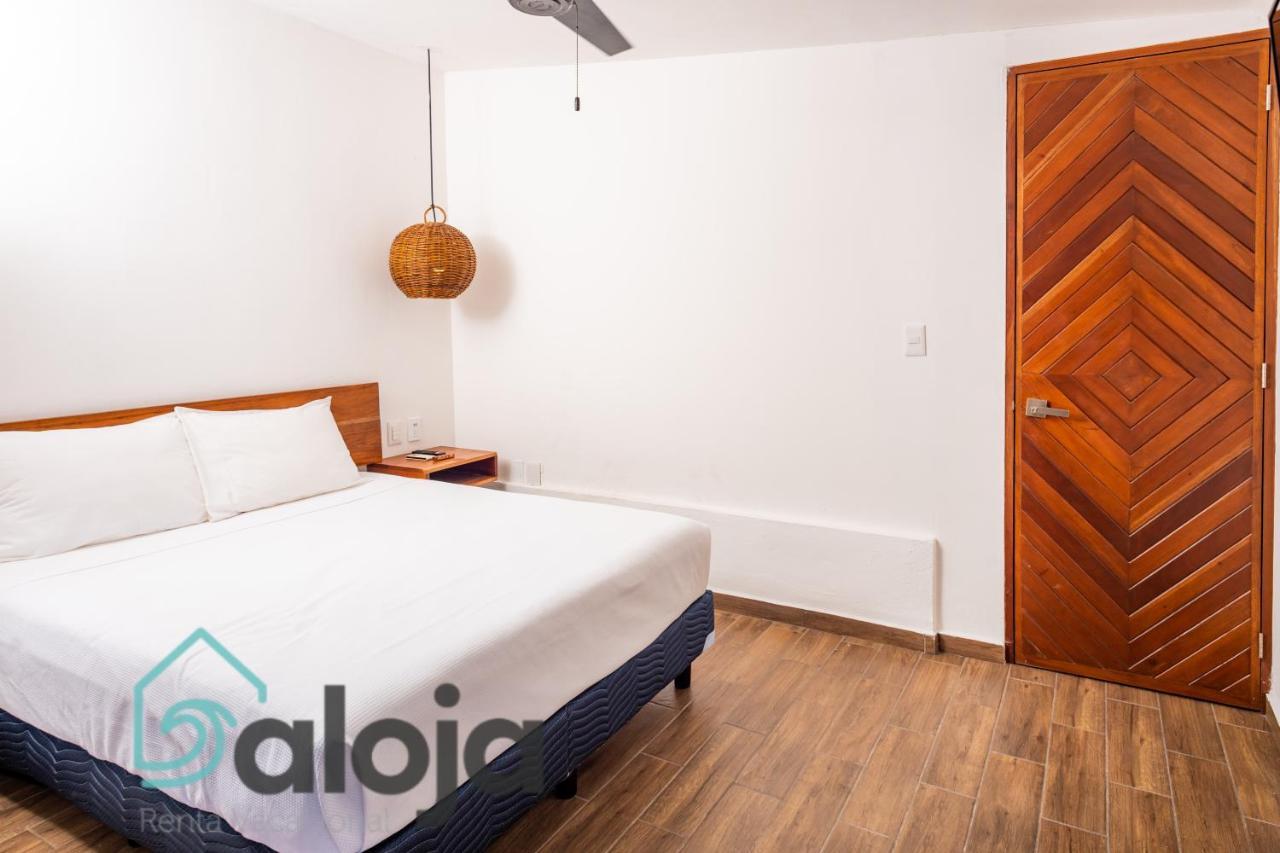 קנקון Vica Guest House Con Piscina En La Entrada De La Zona Hotelera מראה חיצוני תמונה