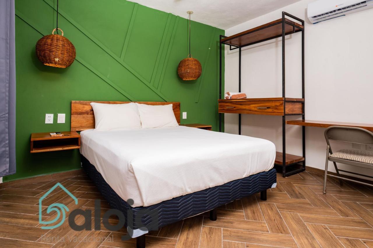 קנקון Vica Guest House Con Piscina En La Entrada De La Zona Hotelera מראה חיצוני תמונה