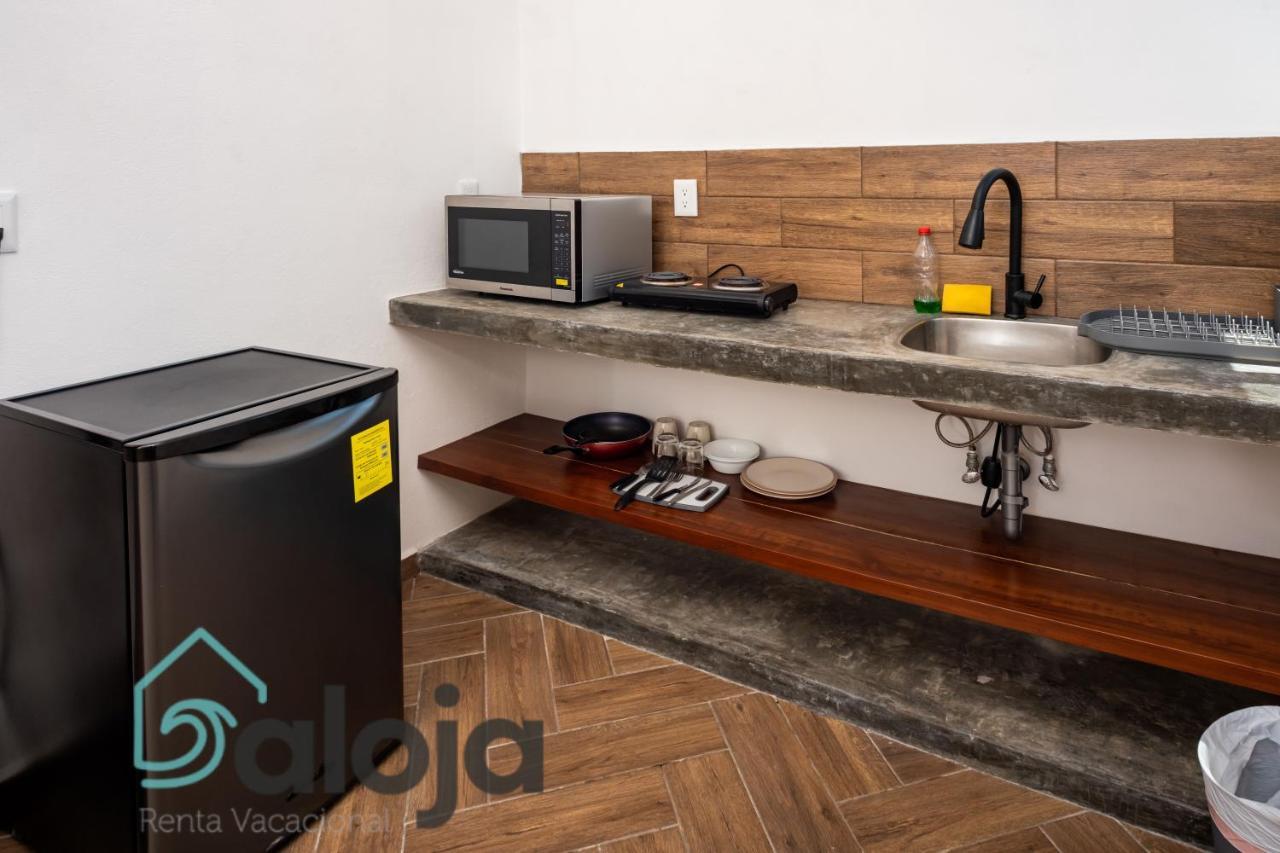 קנקון Vica Guest House Con Piscina En La Entrada De La Zona Hotelera מראה חיצוני תמונה