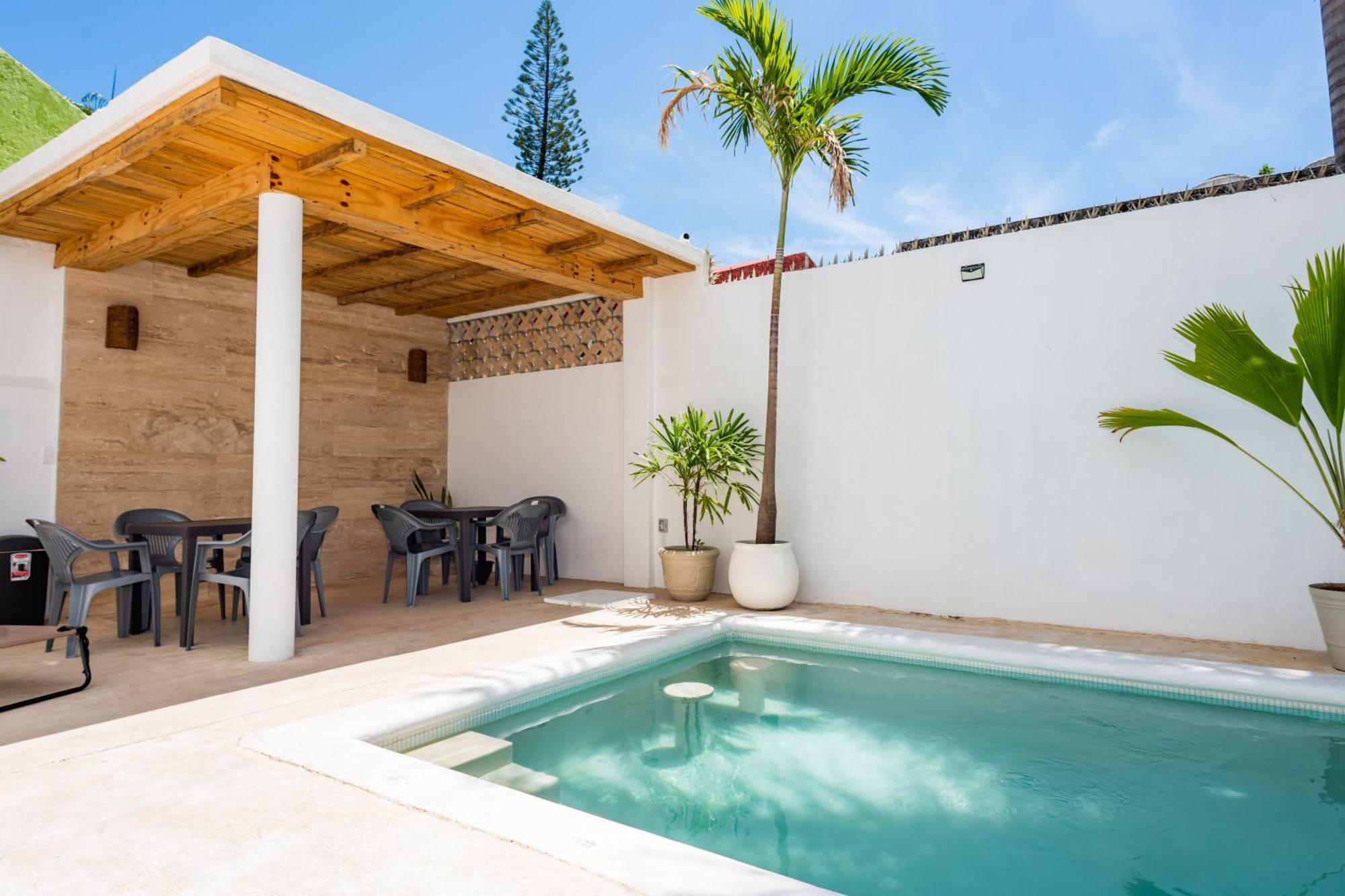 קנקון Vica Guest House Con Piscina En La Entrada De La Zona Hotelera מראה חיצוני תמונה
